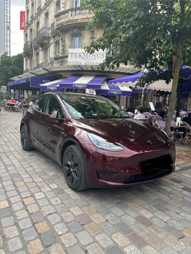 A taxi to and from the Bordeaux train station - (4am/9pm)